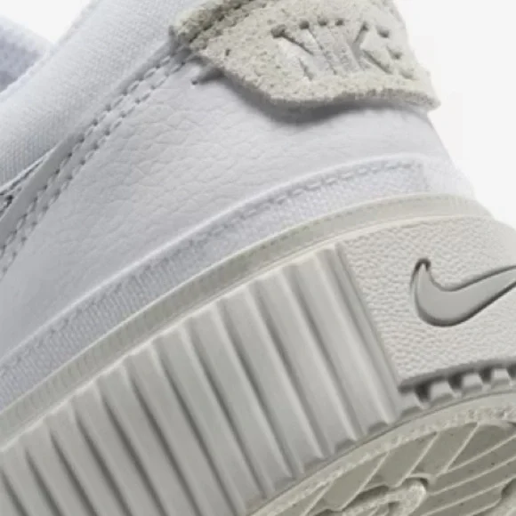 New Nike Court Legacy Lift HQ2307-100 Women’s Size 8.5 - Picture 8 of 10